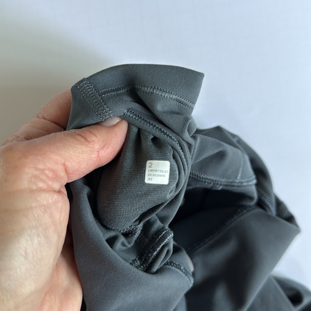 Lulu Lemon Grey Women's High-Waisted Biker 6” Shorts - Size 2 NWOT - Picture 9 of 10